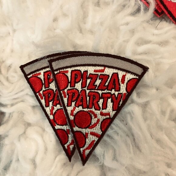 LOT/BUNDLE OF 30 GIRL SCOUT Iron On Patches Badges Never Been Used NEW - Picture 6 of 11